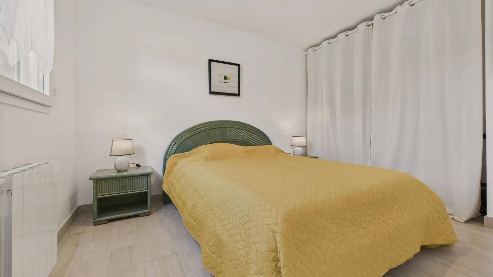 Maisonnette 4 Personnes - 300M De La Plage Penvenan 0*,  France